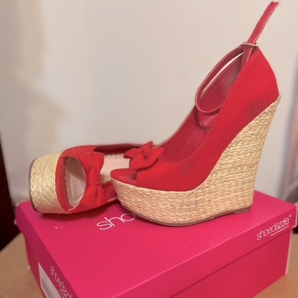 Lily- best red wedges - Picture 1 of 1